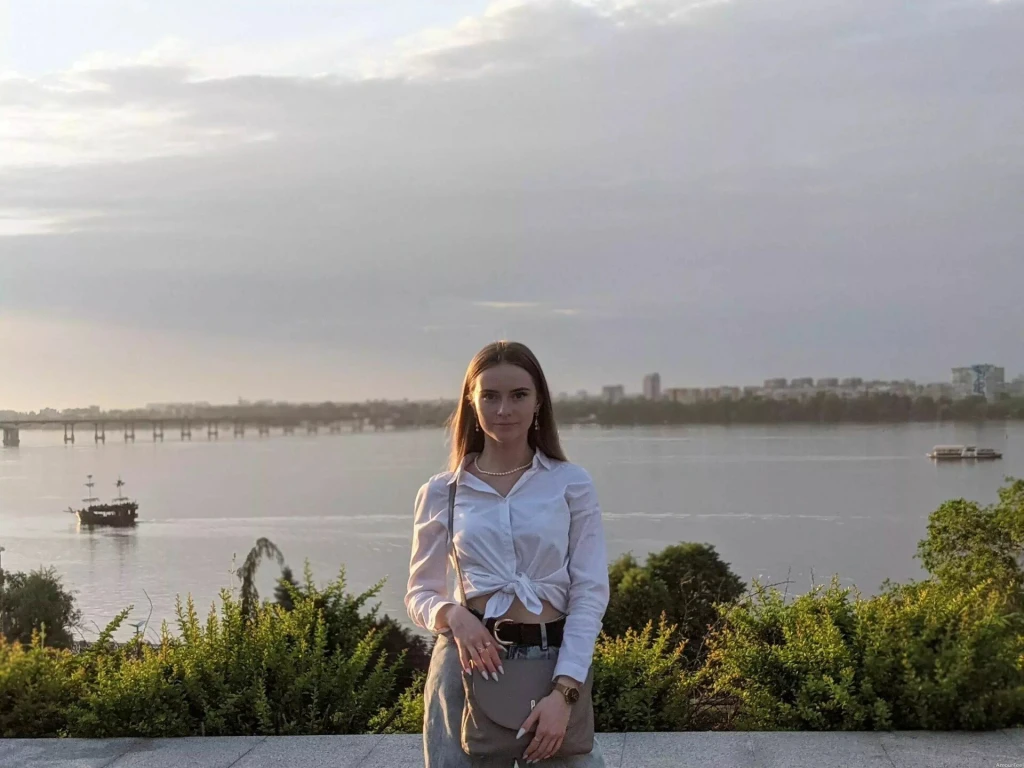 Oleksandra Profile image 4