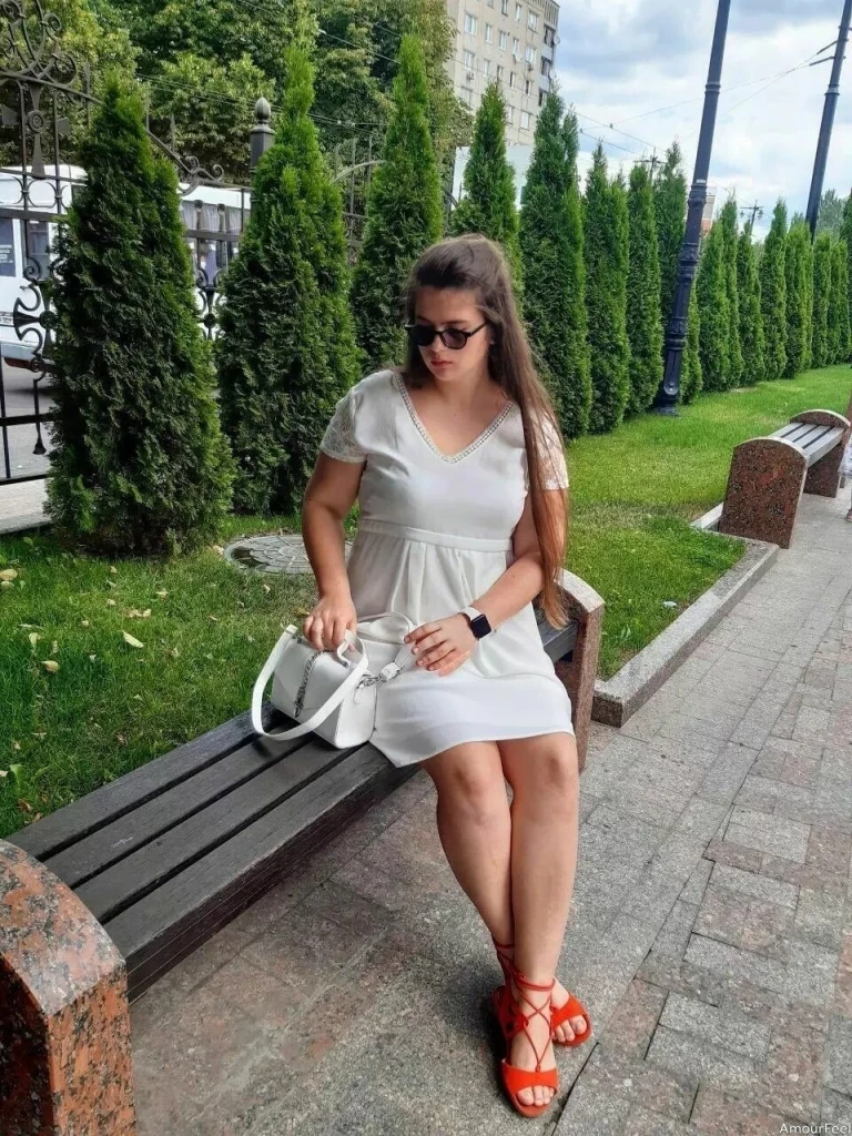 Elena Profile image 4