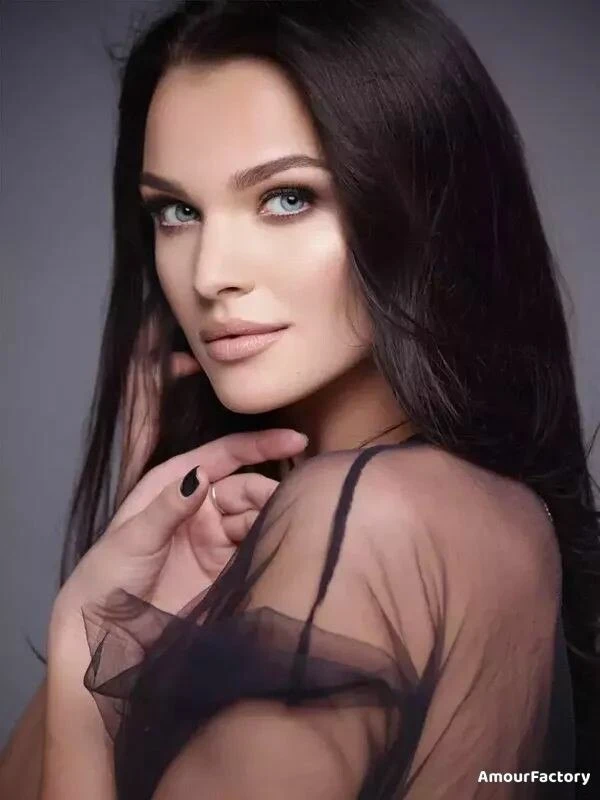 Alina Profile image 1
