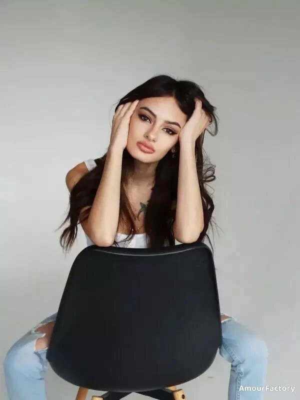 Oksana Profile image 4